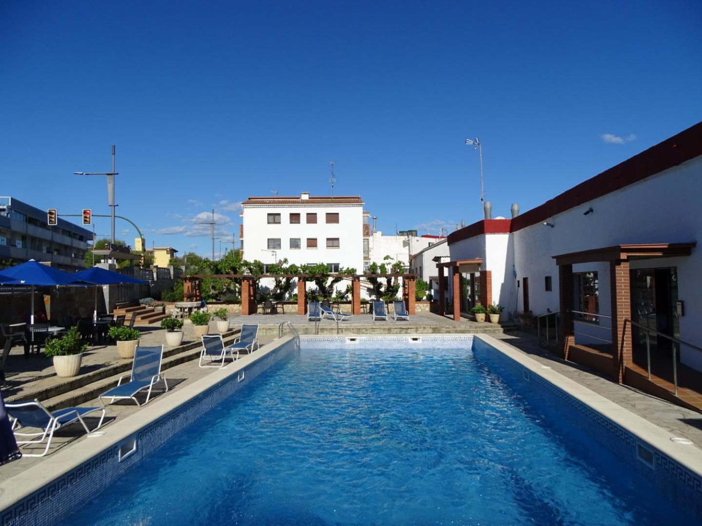 סגור דה לה קלאפל Hostal Lleida מראה חיצוני תמונה